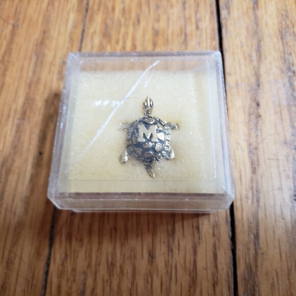 Vintage University of Maryland Terrapins Terps Turtle Tie Tack Pin Gold Tone - Picture 1 of 3